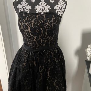Black lace ladies party dress